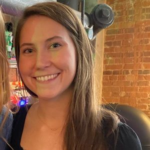 Meet your Posher, Alexis